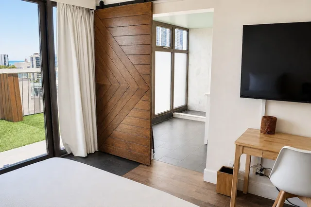 إطلالة على البحر بشرفة، Hotel La Croix 7/10