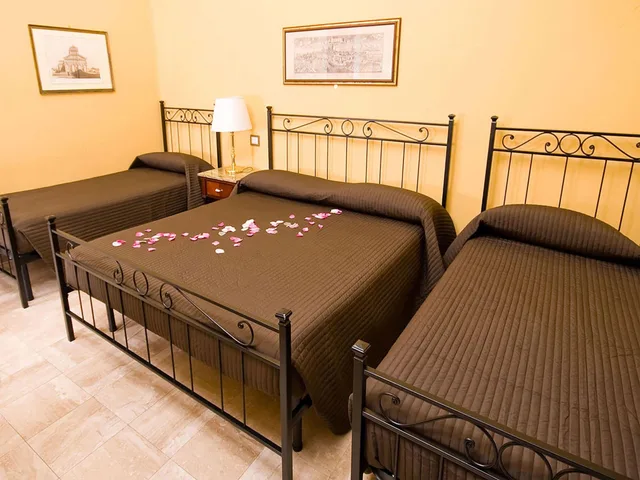 غرفة رباعية بحمام خاص، Hotel Pisa Tower 5/9