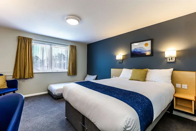 غرفة عائلية بسرير مزدوج وسرير فردي، Days Inn by Wyndham Fleet M3 2/3