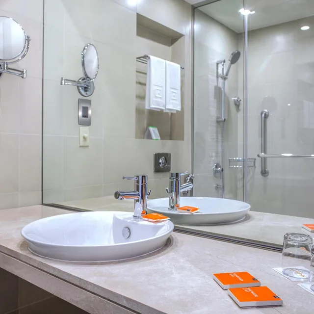 استوديو بسرير كينج وسرير كوين بمطبخ صغير، Centro Capital Centre By Rotana 8/8