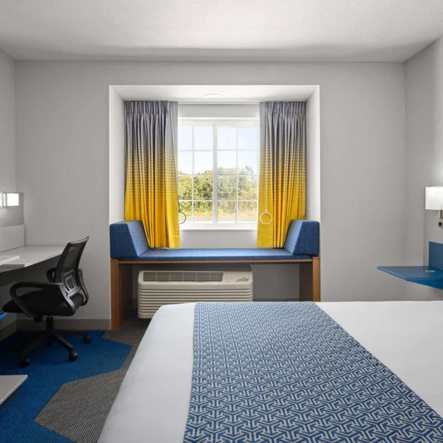 جناح استوديو بسرير كوين مع أريكة، Microtel Inn & Suites by Wyndham Houma 4/10
