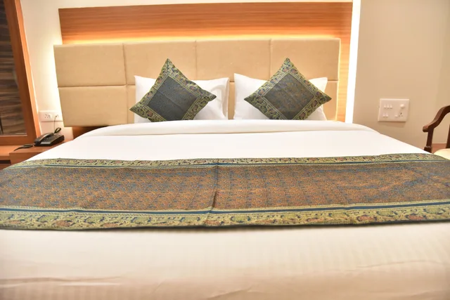 غرفة ديلوكس بسرير مزدوج، Hotel R K Grand 6/8