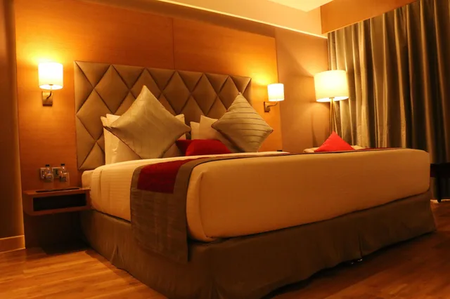 Suite, King Bed, Ramada Darjeeling Gandhi Road 2/5