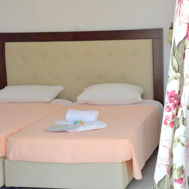 Double Room Garden View (Ra)، Glaronissia Hotel 8/10