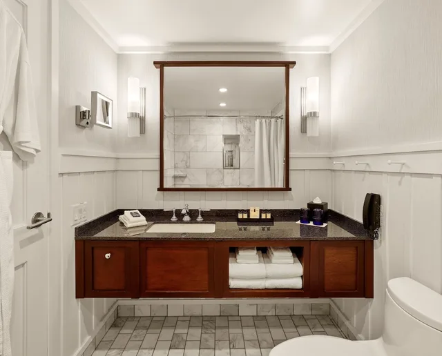 جناح بسريرين مزدوجين، The Charles Hotel 4/4