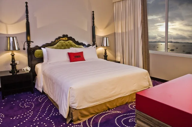 Renovated, Platinum, Suite, 1 King and 1 Single Beds، Hard Rock Hotel Pattaya 3/4