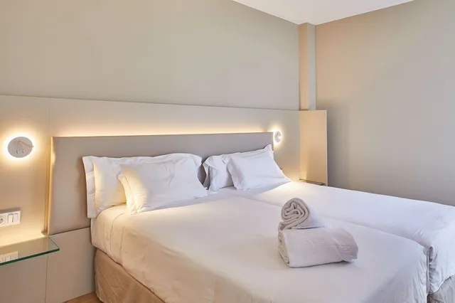 Room, Triple, 3 Beds, Silken Reino de Aragon 4/8