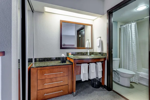 غرفة بسريرين مزدوجين في طابق مرتفع، Hyatt Place Tempe/Phoenix Airport 4/4
