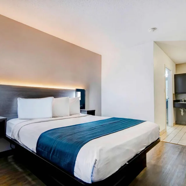 1 Queen Bed - Mobility Accessible Tub Nsmk، Studio6 Extended Stay - Ocean Springs, MS 4/8