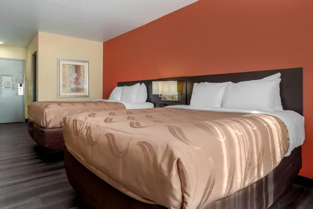 غرفة قياسية بسرير كوين في طابق مرتفع، Quality Inn Phenix City Columbus 1/8