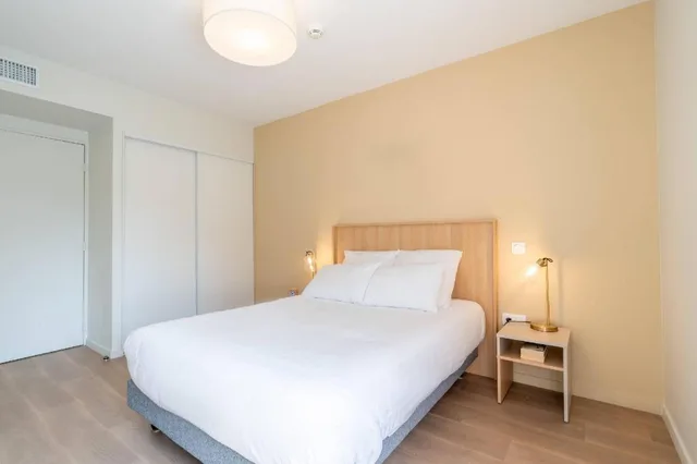 Upgrade, Queen Bed، Quality Aparthotel Villefontaine 2/5
