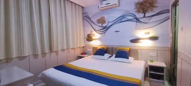 غرفة كومفورت بسرير كوين، Qufu Garden Hotel 6/10