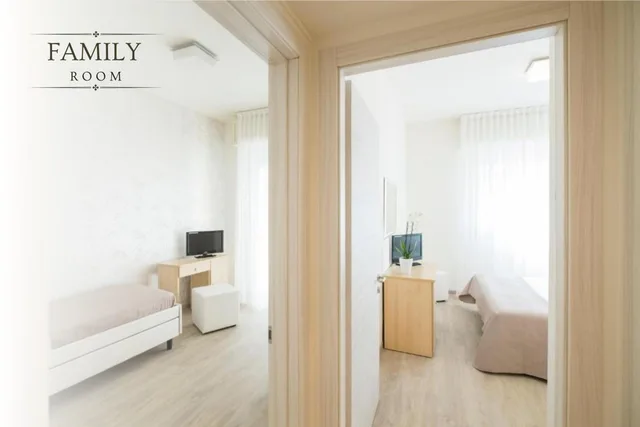 غرفة عائلية بشرفة، Hotel Constellation 6/8