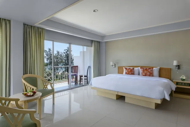غرفة ديلوكس بسرير كينج بإطلالة على البحر، Seapine Beach Golf and Resort Hua Hin 1/2