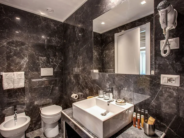 غرفة سوبيريور ثلاثية، Hotel 55 Fiftyfive 3/3