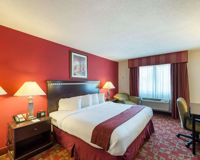 غرفة بسرير كوين، Remembrance Inn Gettysburg, PA 4/4