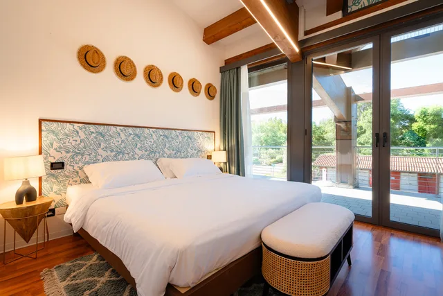 جناح بشرفة، Club Del Sole Tenuta Primero Grado Family Collection 2/4