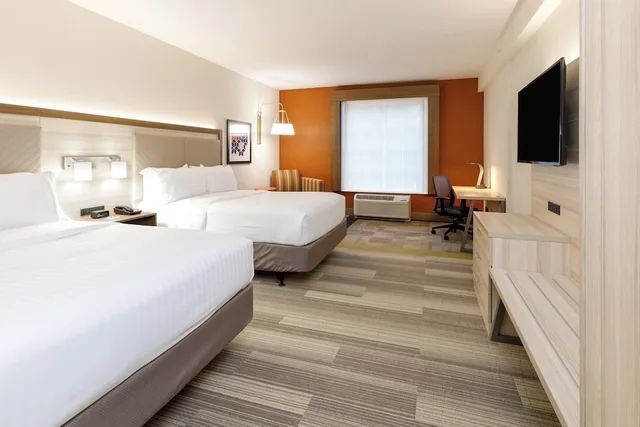 غرفة بسريرين كوين لذوي الإعاقة، Holiday Inn Express Suites Sturbridge 1/2