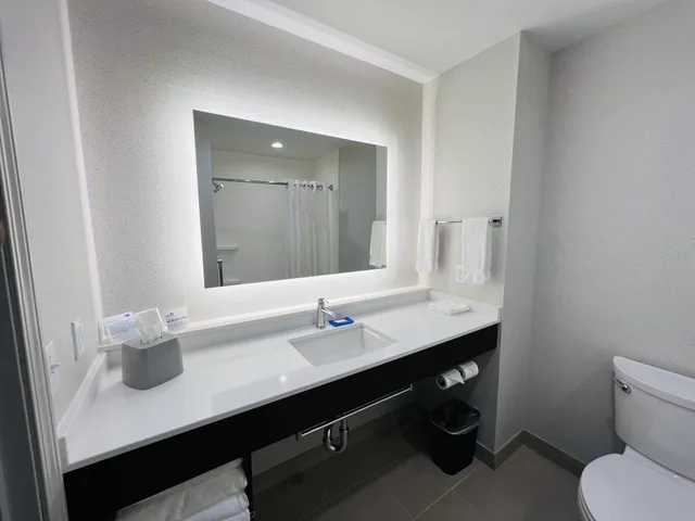 غرفة قياسية بسرير كينج، Holiday Inn Express Hotel Suites Salinas 3/5