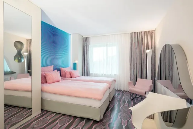 Nhow, Junior Suite, with Extra Bed، Nhow Berlin 1/10