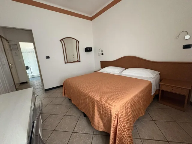 جناح جونيور بإطلالة على البحر، Hotel delle Rose 1/2