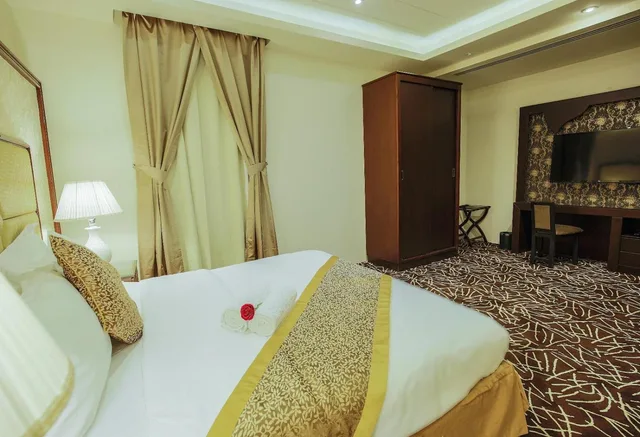 Two-Bedroom Apartment، رست نايت للشقق الفندقية - الحمرا(Rest Night Serviced Apartments - AlHamra) 4/8