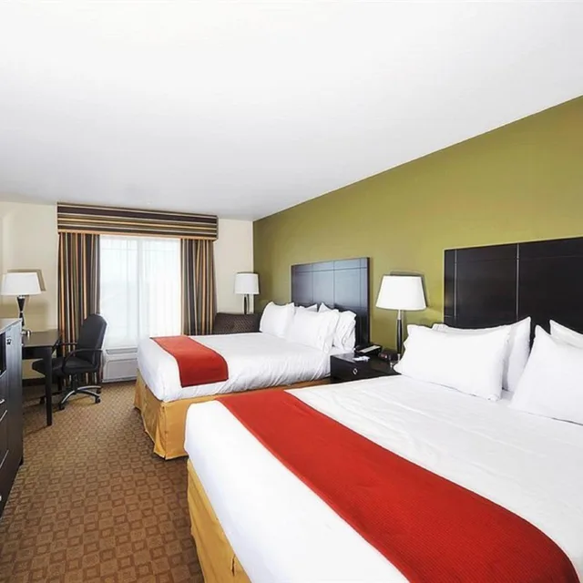 غرفة بسريرين كوين بحوض استحمام لذوي الإعاقة، Greentree Inn Suites Florence 3/3