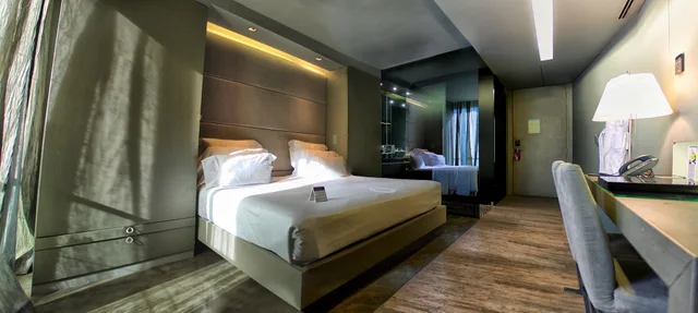غرفة ديلوكس بسرير كينج، The Vine Hotel 2/3