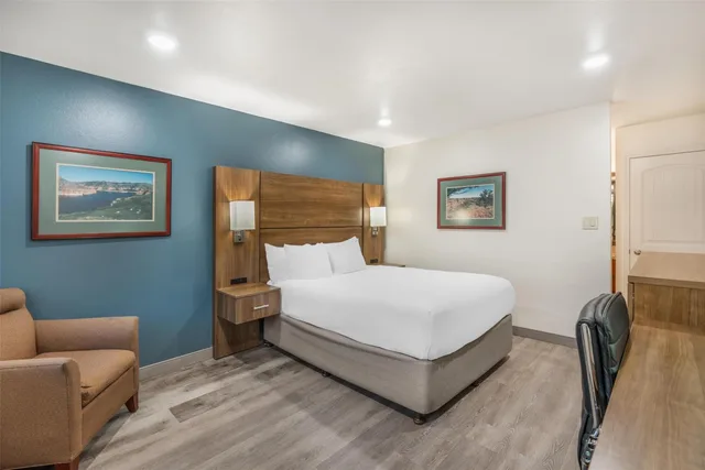 غرفة بسرير كوين يُسمح فيها بالحيوانات الأليفة، Best Western Plus Clocktower Inn 1/4