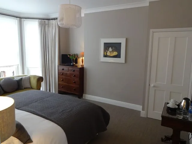 غرفة سوبيريور بسرير كينج، Ogilvy House 2/3