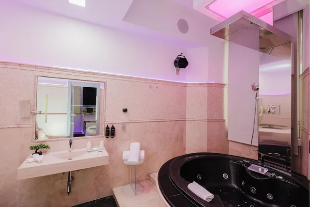 Junior Suite, Round Bed, Queen Bed, Hot Tub, Hotel Trecento 7/8