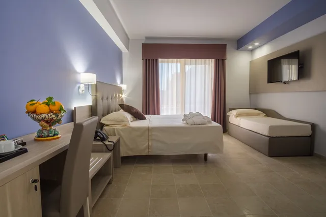 Deluxe, Queen Bed, Sofa, Balcony, Courtyard Area، Netum Hotel 6/10