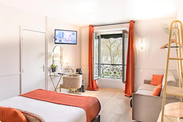 Superior, Quadruple, Sofa, Hotel Des Roys 1/1