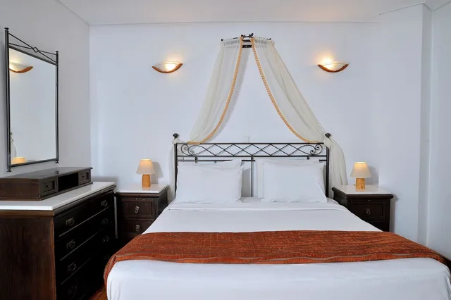 دوبلكس بسرير مزدوج وسريرين منفصلين، Vasilaras Hotel 1/10