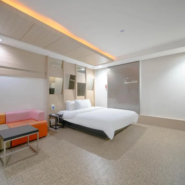 Deluxe, King Bed, Ava Hotel Changwon 3/7