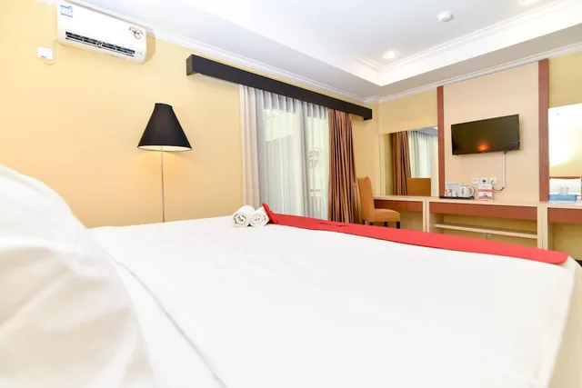 غرفة بسرير مزدوج، Reddoorz Plus Near Mall Bali Galeria 2 2/5