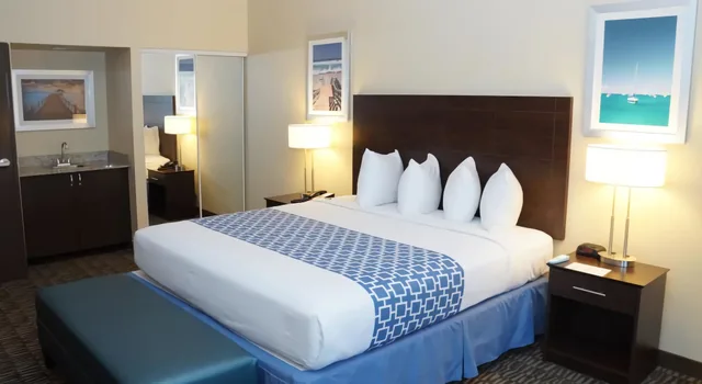 غرفة قياسية بسرير كينج، Best Western Naples Plaza Hotel 3/7