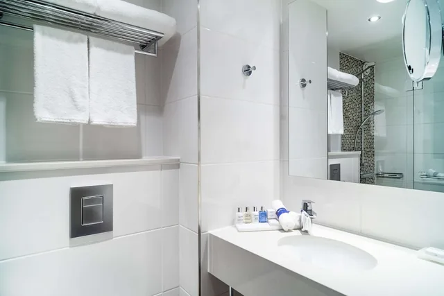 Standard, Queen Bed, Radisson Blu Arlandia 5/5