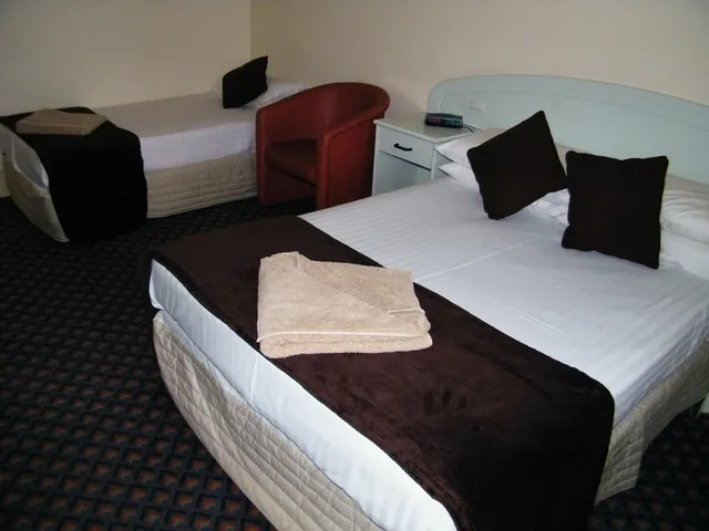غرفة بسرير كوين وسرير فردي، Grand Tasman Hotel 1/5