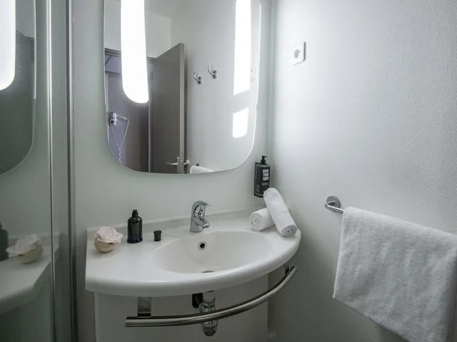 غرفة قياسية بسريرين منفصلين، ibis Cannes Plage La Bocca 3/4