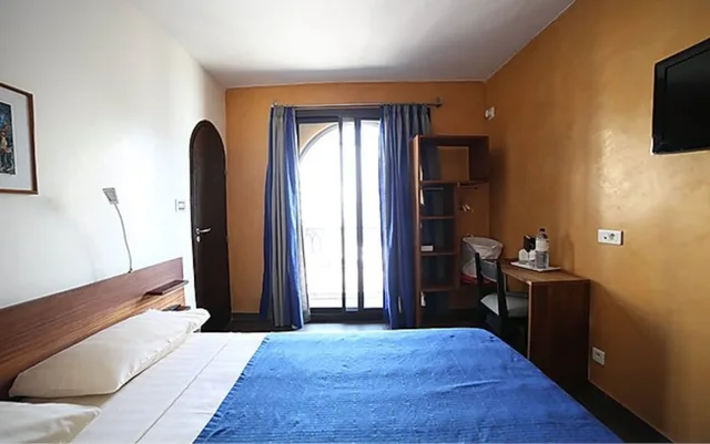 غرفة ديلوكس مفردة بسرير كينج، Hotel Le Djoloff Dakar 1/1