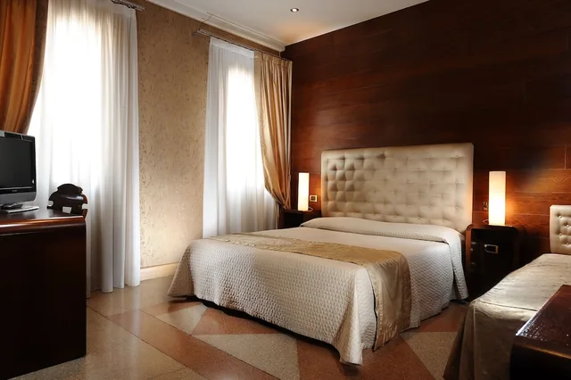 Superior, King Bed, Abbazia 3/9