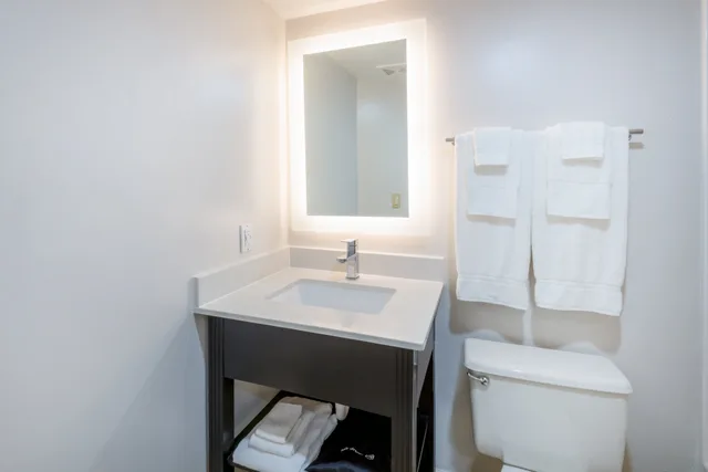 غرفة بسريرين مزدوجين، Holiday Inn Express Philadelphia Ne - Bensalem 3/3