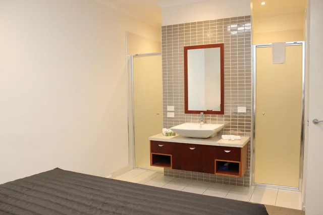 غرفة ديلوكس بسرير كينج بغرفة نوم واحدة، Indulge Apartments Langtree 2/3