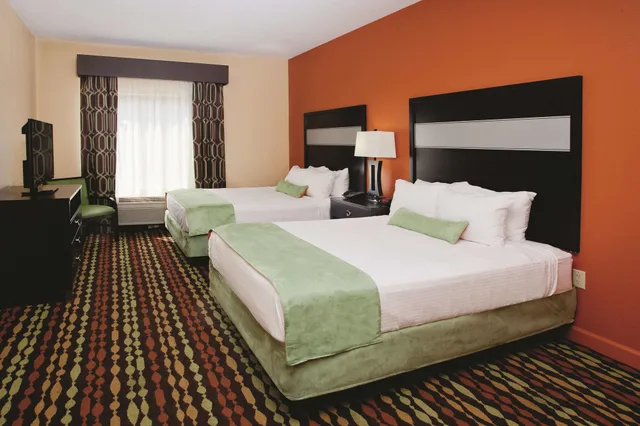 غرفة بسريرين كوين، La Quinta Inn and Suites by Wyndham Florence 3/9