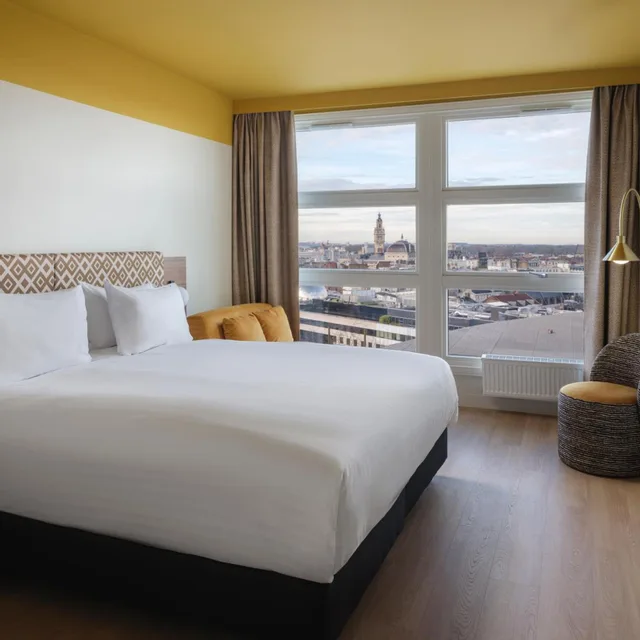 Studio, King Bed, Urban View, Sofa, Residence Inn by Marriott Lille 1/4