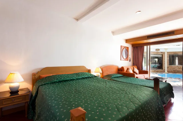 Deluxe, Pool Access، The Orchid Hotel And Spa Kalim Bay 1/1
