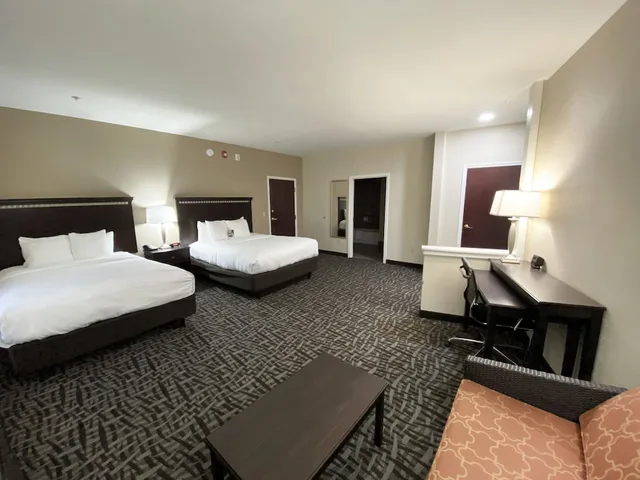 جناح ديلوكس بسريرين كوين مع أريكة لذوي الإعاقة، Comfort Suites Kings Bay Naval Base Area 1/4