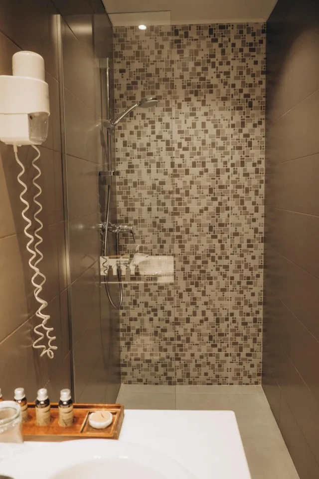 جناح جونيور بسرير كينج، Coste Hotel 5/5