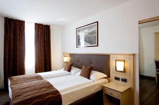 غرفة سوبيريور بسرير مزدوج أو سريرين منفصلين، Hotel Portici (Romantik and Wellness) 1/2
